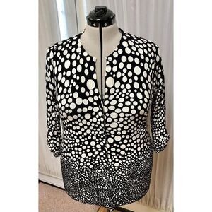 NWT Cyrus women's black and white sweater Size large. New with tags.
